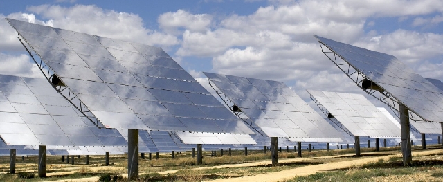 Mirrors-for-a-Solar-Power-Plant-aka-CSP-Concentrated-Solar-Power-image-by-langalex.jpg